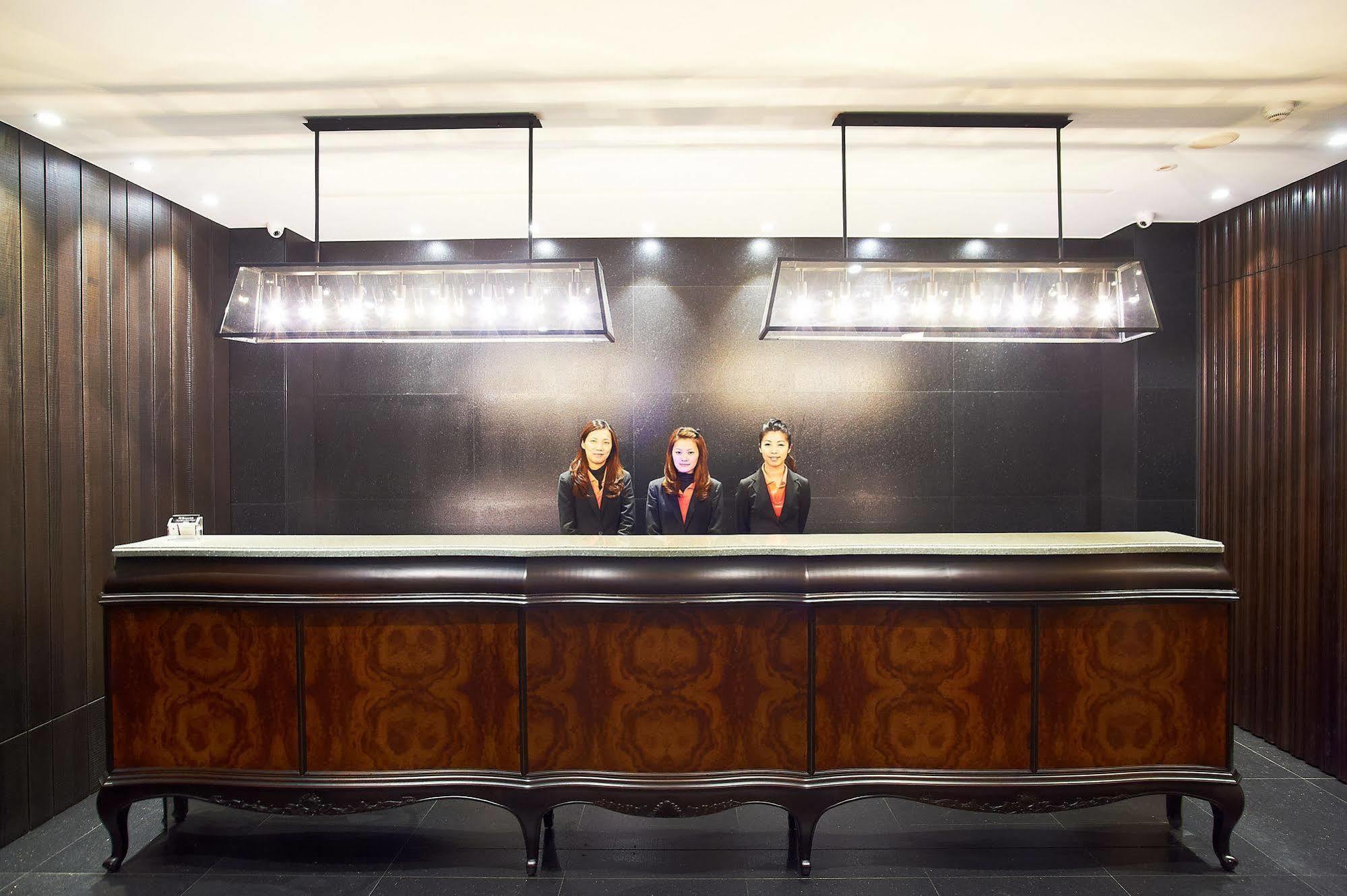 Royal Group Hotel Bo Ai Branch Каосюн Екстериор снимка