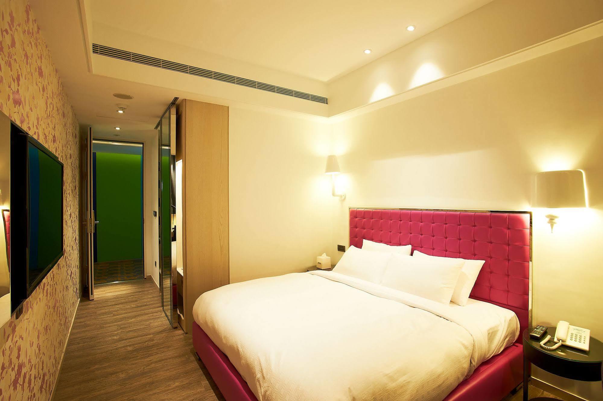 Royal Group Hotel Bo Ai Branch Каосюн Екстериор снимка