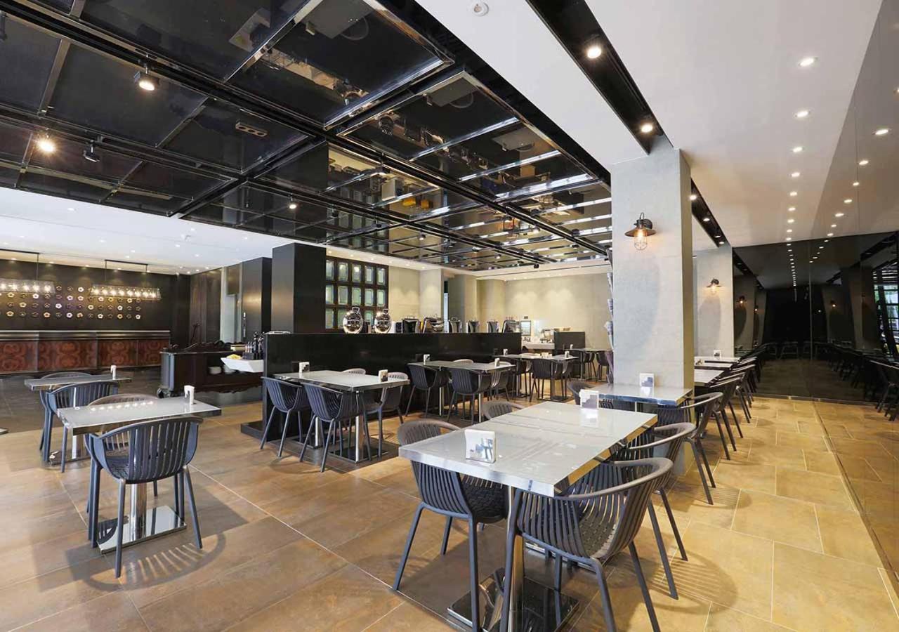 Royal Group Hotel Bo Ai Branch Каосюн Екстериор снимка